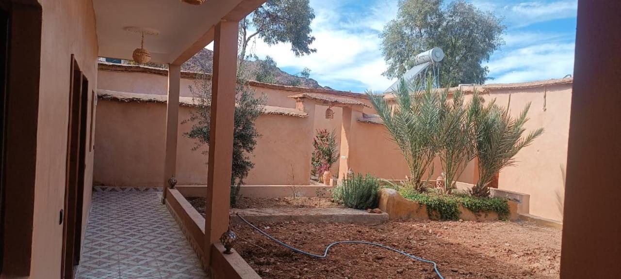 Auberge Restaurant Tissili " Oasis De Fint" Buitenkant foto